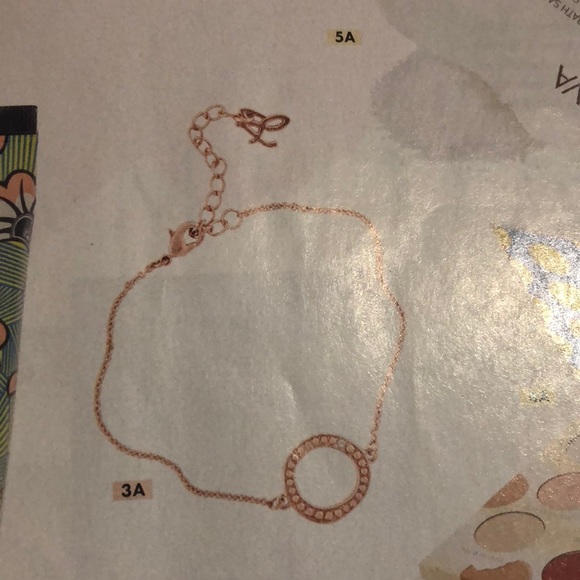 Beautiful bracelet - Picture 2 of 5